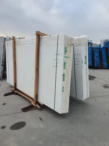 Slab Konglomerat Kwarcowy Tiles Pure White 320x160 cm – 2 cm biały (Śnieżnobiały / Polerowany)