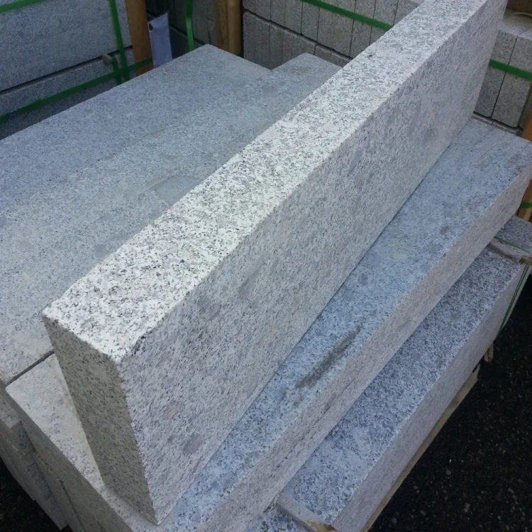 Obrzeże granitowe góra i bok płomieniowany 8x30x80-120 cm szary