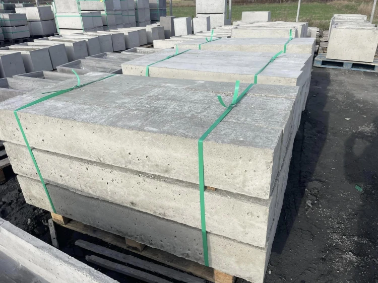 Słupek betonowy do siatki leśnej Hajduk 280x10x8 cm Szary