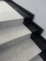 Bianco Sardo Stopnica granitowa płomieniowana 150x33x2 cm szary