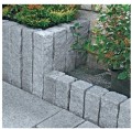 Palisada Granitowa łupana 10x10x50 cm Szara – Słupek