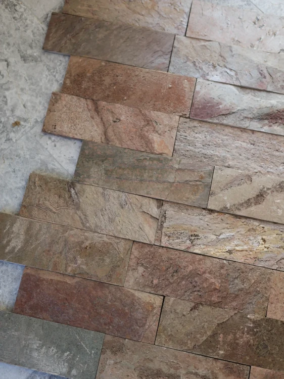 Kamień elewacyjny-dekoracyjny kwarcytowy Copper Brick 10x30 – zdjęcie 4