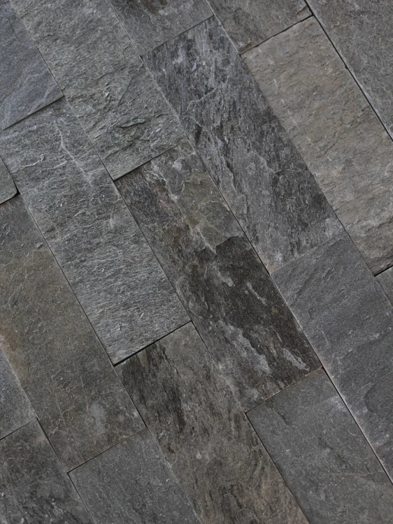 Kamień elewacyjny-dekoracyjny kwarcytowy Silver Shine Brick 10x30 – zdjęcie 2