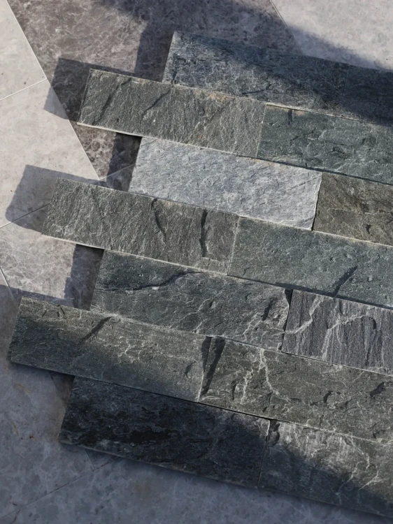 Kamień elewacyjny-dekoracyjny kwarcytowy Silver Shine Brick 10x30 – zdjęcie 4