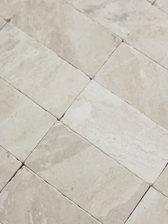 Płytka marmurowa Queen Beige | Coffee White Brick bębnowana 7,5x15x1 cm – zdjęcie 5