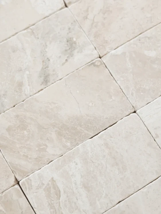 Płytka marmurowa Queen Beige | Coffee White Brick bębnowana 7,5x15x1 cm – zdjęcie 6