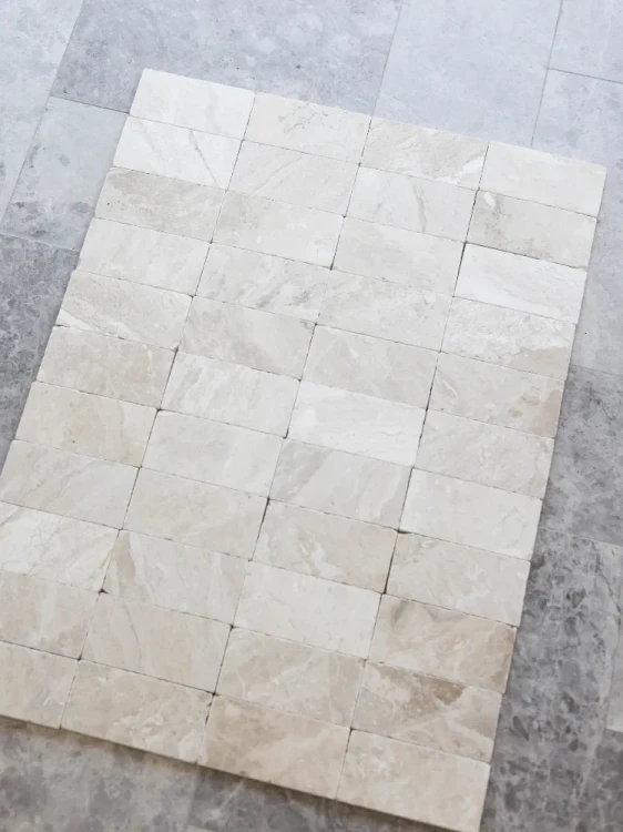 Płytka marmurowa Queen Beige | Coffee White Bębnowana 10x10x1 cm – zdjęcie 4