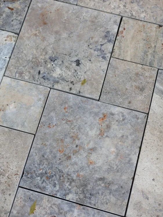 Trawertyn Ash Argent Antykowany Bębnowany 3 cm | 1kpl=0,742m2 | Komplet Rzymski – zdjęcie 4
