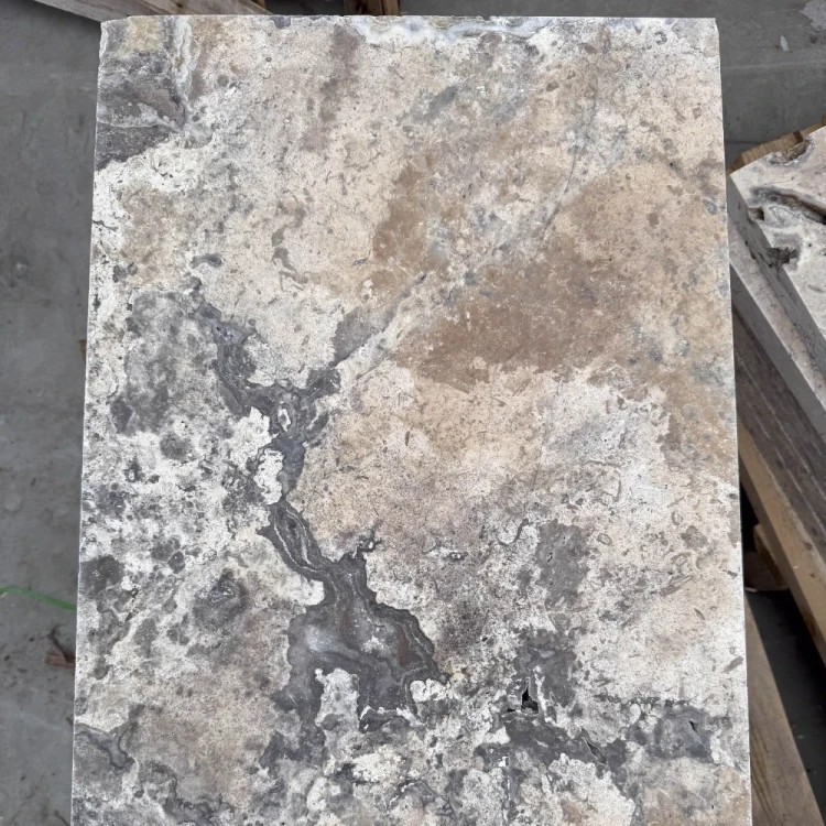 Trawertyn Silver Latte Greige Bębnowany 61x61x3 cm – zdjęcie 6