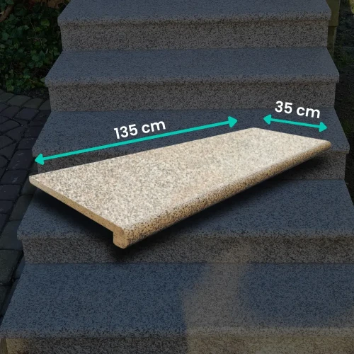 Schodek Granitowy G682 135x35x2 stopnica Bullnose - naturalny granit w odcieniach zlota