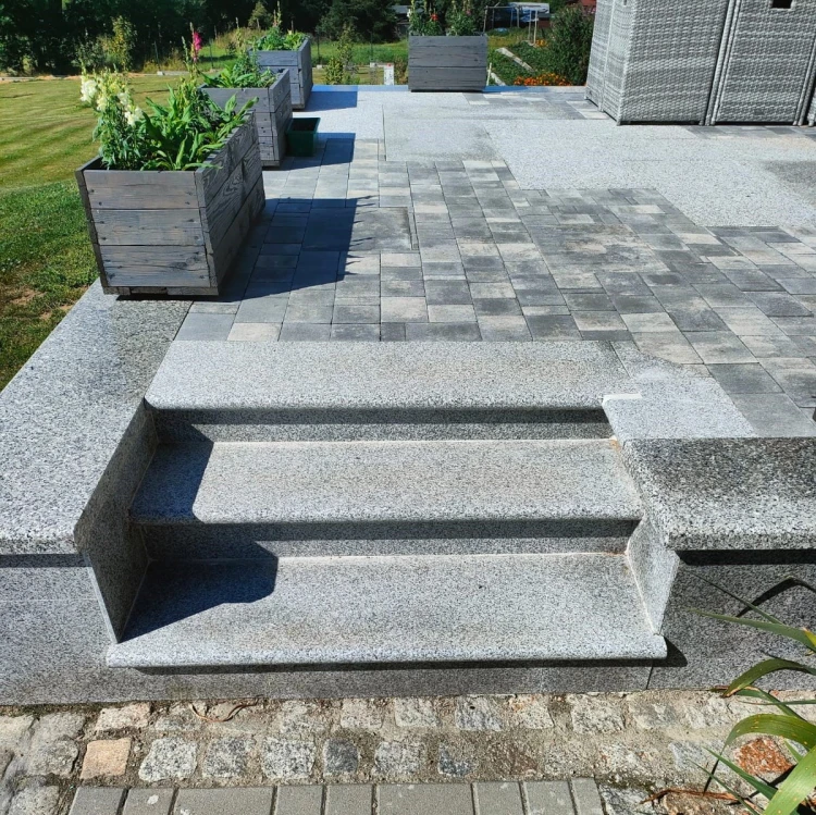 Schodek Granitowy płomieniowany G603 120x35x2 stopnica Bullnose – zdjęcie 3