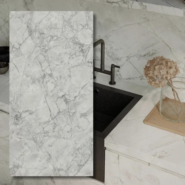 Spiek kwarcowy Superwhite Calacatta Lux 324x162x1,2 cm - luksusowy bialy marmur
