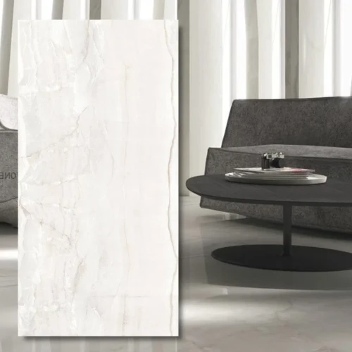 Wielkoformatowa płytka Bright Onyx 300x150x0,6 cm - efekt onyksu w bieli