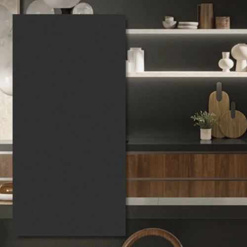 Spiek kwarcowy 12mm Lava Black Leathered 324x162x1,2 cm z efektem lastryko