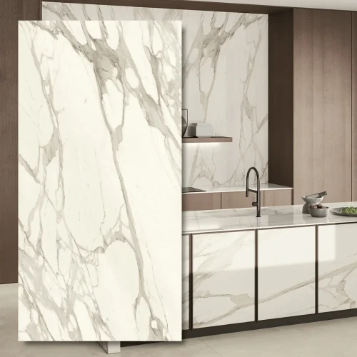 Spiek kwarcowy Calacatta Bernini Natura Vein Polerowany 324x162 cm - efekt marmuru w wielkim formacie