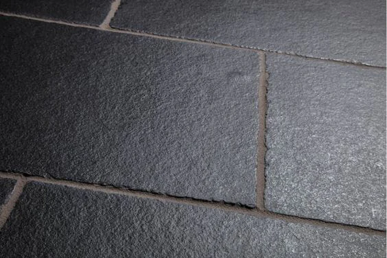Tiles płyta elewacyjna wapień szczotkowany Himachal Black Brushed 30x60x1,2 czarny