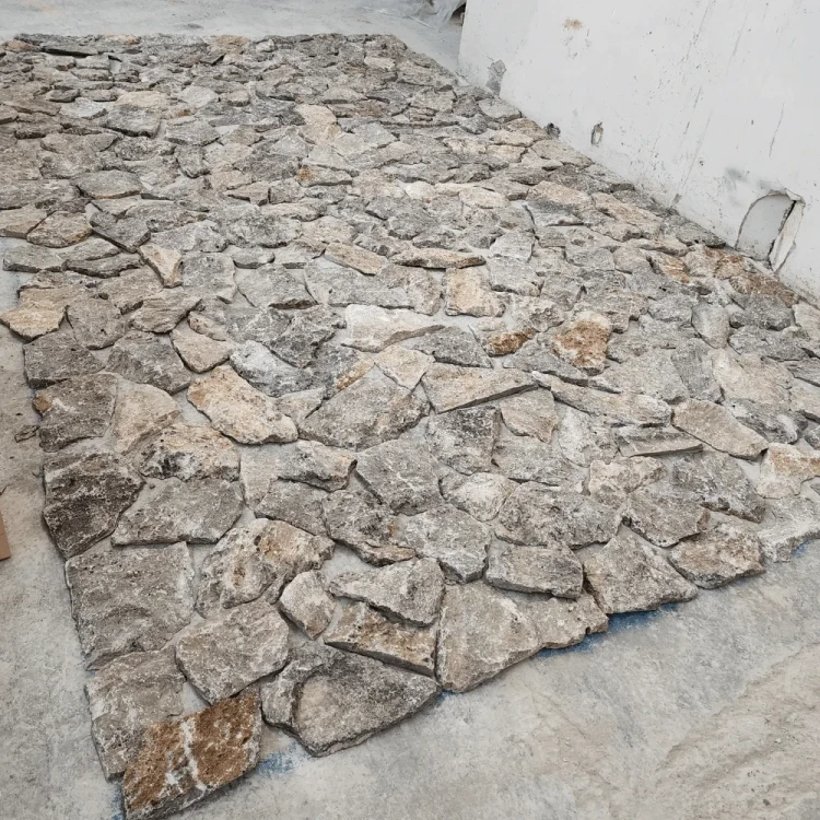 Narożnik kamienny trawertynowy Tiles Silver Crazy Wall Rockface naturalny szary – zdjęcie 4