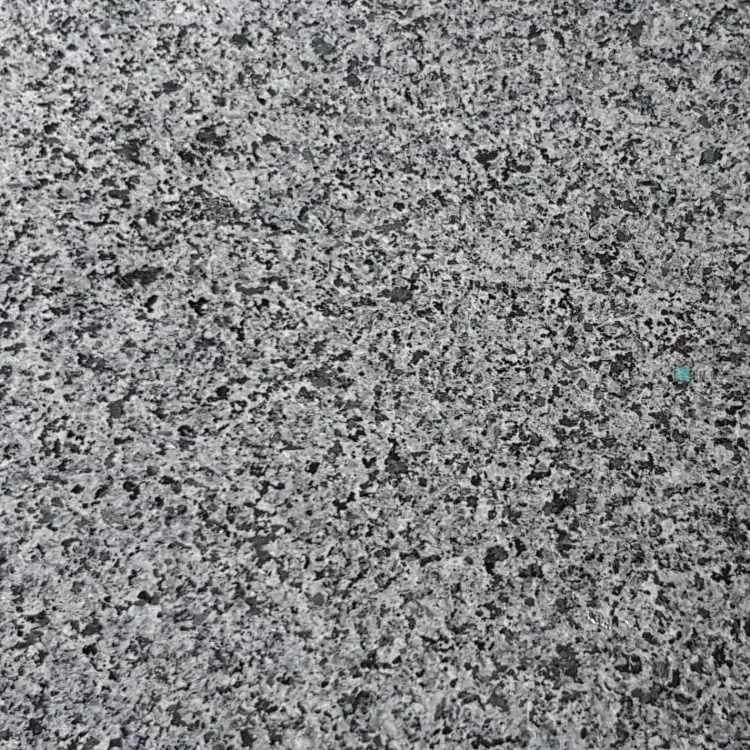 Stopnica granitowa Tiles G654 New płomieniowana z dwiema wykończonymi krawędziami 150x33x2 cm ciemnoszary – zdjęcie 4