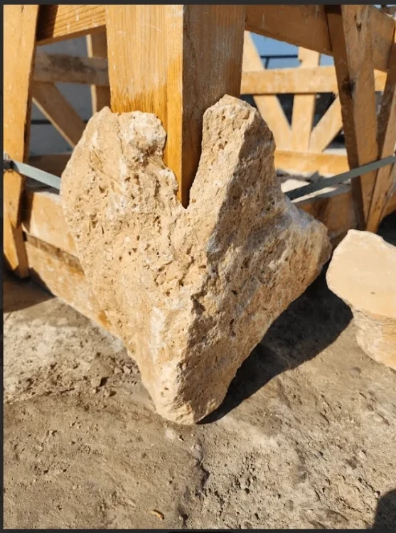 Płytka trawertynowa Tiles Rockface Classic Narożnik Naturalna beżowy – zdjęcie 3