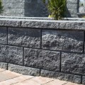 Bruk-Bet Galant Uni Split pustak ogrodzeniowy dwustronnie łupany 40x20x20 brekcja karbon
